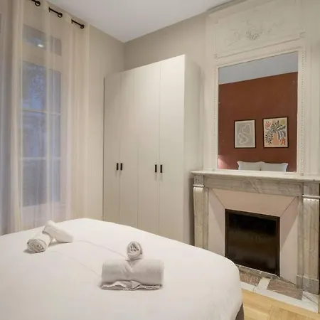 B.appart 6pers#2bedrooms#victorhugo#arcdetriomphe Apartamento Paris