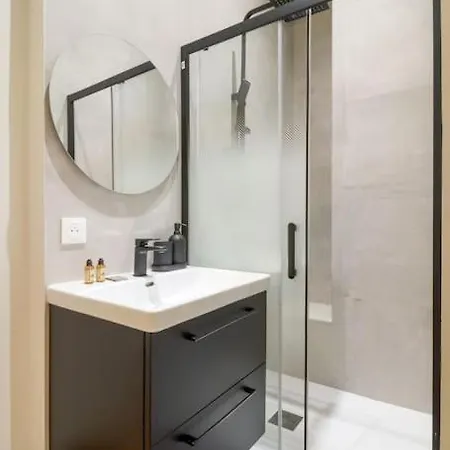 B.appart 6pers#2bedrooms#victorhugo#arcdetriomphe Paříž