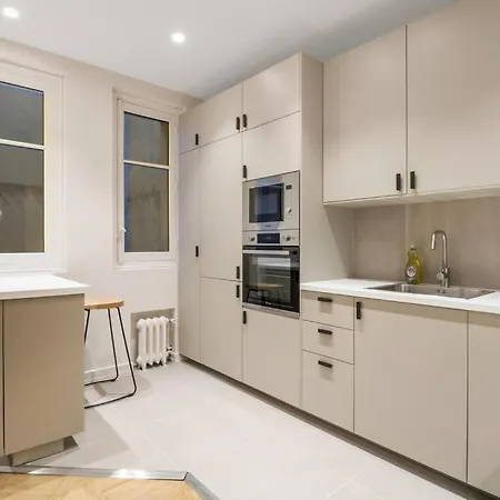 B.appart 6pers#2bedrooms#victorhugo#arcdetriomphe Apartman